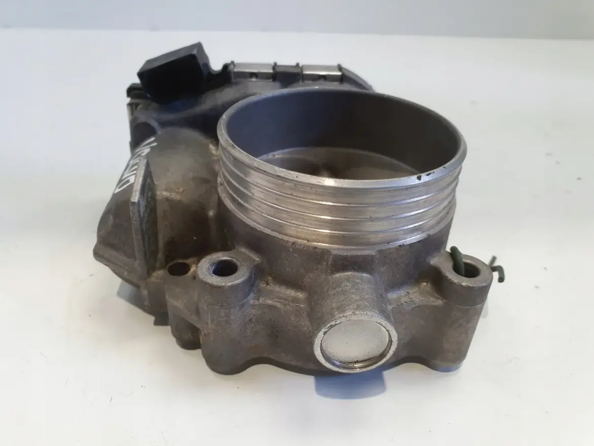 Volvo V70 III S80 II 2.5 T PRZEPUSTNICA 30711552