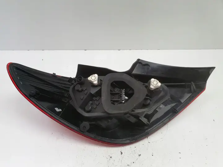 Opel Corsa D 5 drzwi TYLNA LAMPA PRAWA prawy tył pasażera