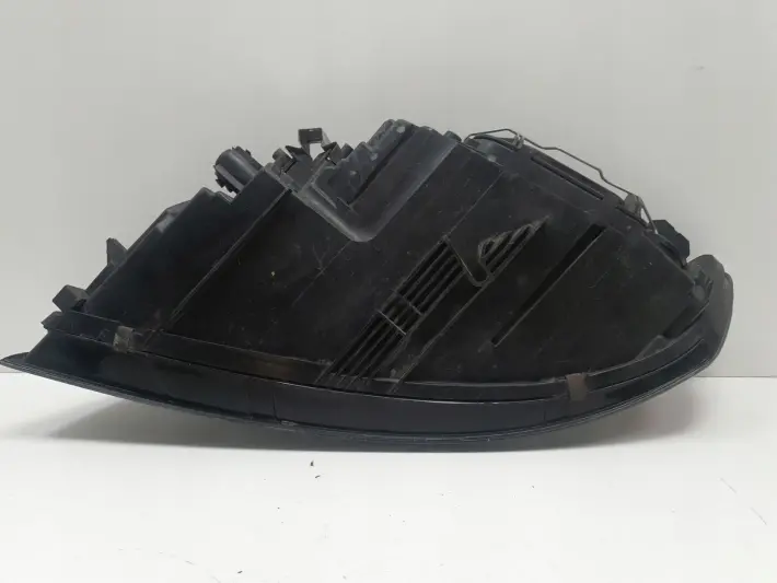 Volvo S40 II V50 LIFT PRZEDNIA LAMPA PRAWA prawy przód 0301237202 31265695