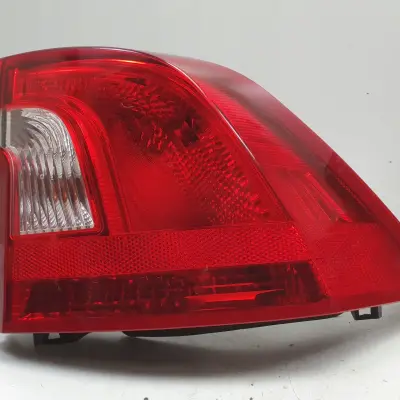 Volvo S60 II LIFT 13-18r TYLNIA TYLNA LAMPA PRAWA prawy tył ŁADNA 31395931