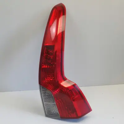 Volvo V50 KOMBI 07-12r LIFT TYLNIA TYLNA LAMPA PRAWA prawy tył 30763512