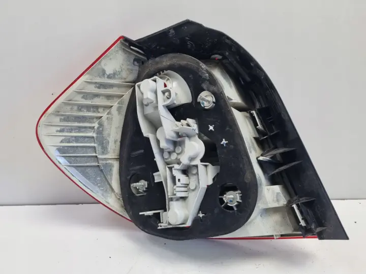 BMW E87 LIFT 07-11r TYLNIA TYLNA LAMPA PRAWA prawy tył 7164856