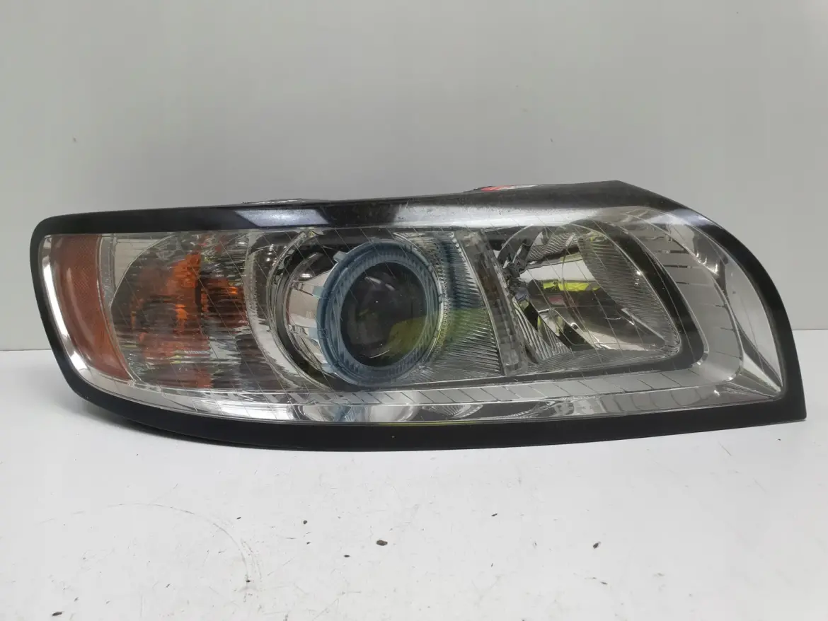 Volvo S40 II V50 LIFT XENON PRZEDNIA LAMPA PRAWA prawy przód 31265699
