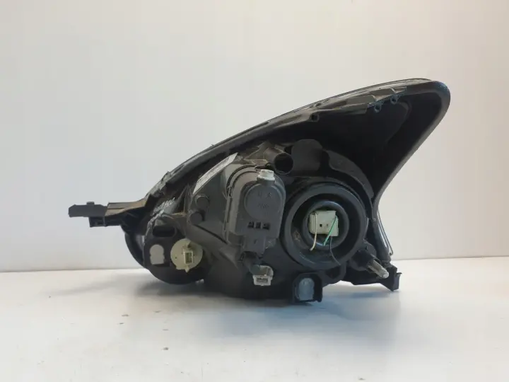 Toyota Aygo PRZEDNIA LAMPA PRAWA prawy przód EUROP