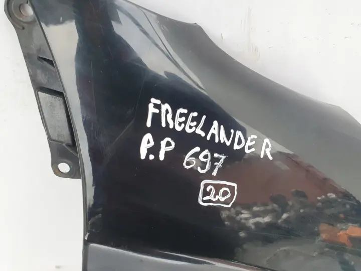 Land Rover Freelander PRZEDNI BŁOTNIK PRAWY 697
