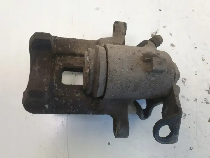 Skoda Octavia I ZACISK HAMULCOWY prawy TYŁ TYLNY