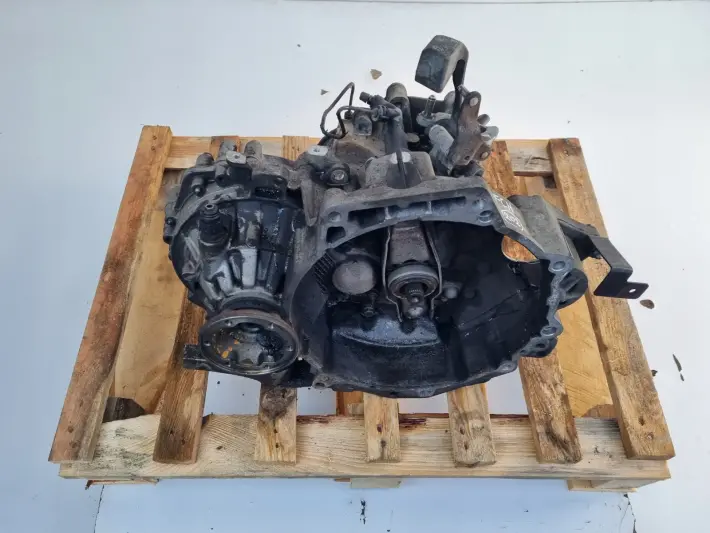 VW New Beetle 1.6 8V SKRZYNIA BIEGÓW manualna FCH manual