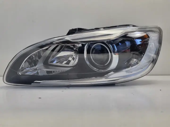 Volvo S60 II V60 LIFT PRZEDNIA LAMPA LEWA lewy przód XENON skrętna 31420261