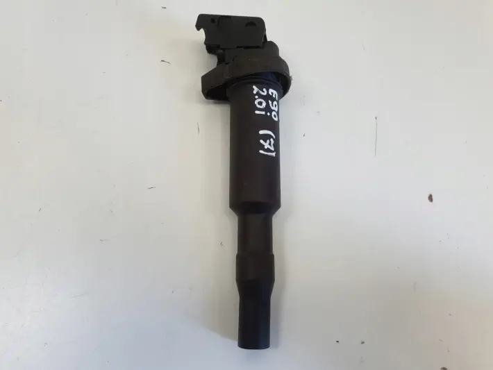 BMW E87 E90 2.0 i CEWKA ZAPŁONOWA 0221504470