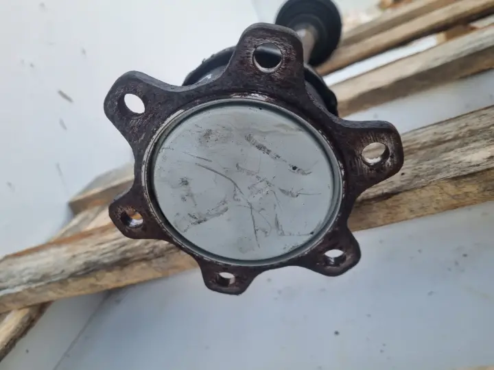 Suzuki Grand Vitara II 2.4 16V PRAWA TYLNA PÓŁOŚ półośka tył Manual