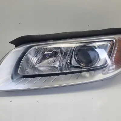 Volvo V70 XC70 III S80 II PRZEDNIA LAMPA LEWA lewy przód XENON 31353532