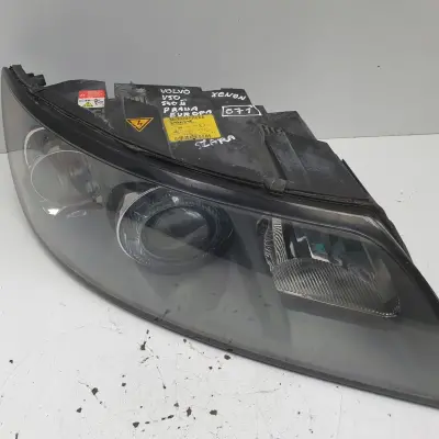 Volvo S40 II V50 XENON PRZEDNIA LAMPA PRAWA prawy przód 30698890