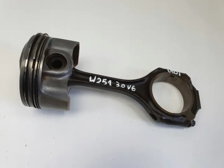 Mercedes W251 3.0 V6 TŁOK KORBOWÓD A272