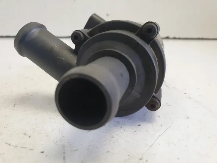 VW Golf 2.0 TFSI DODATKOWA POMPKA WODY 1K0965561D
