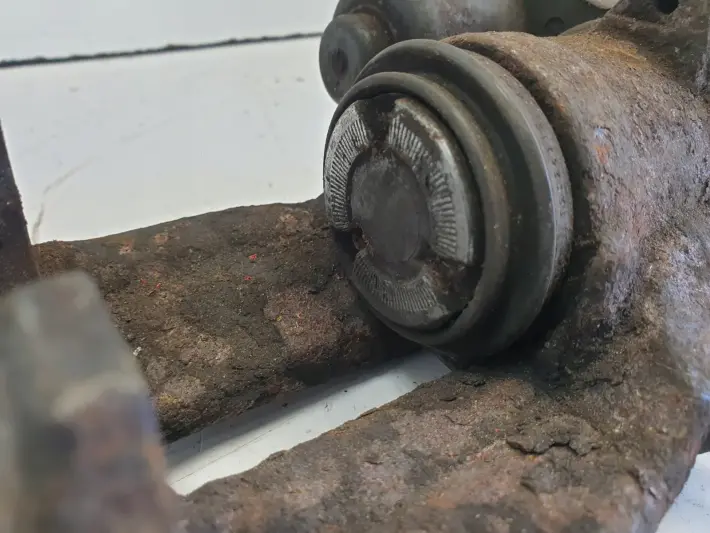 Volvo S60 II S80 II V60 V70 III XC70 II TYLNY ZACISK HAMULCOWY prawy tył