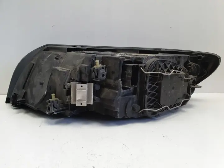 Volvo S40 II V50 LIFT PRZEDNIA LAMPA PRAWA prawy przód 0301237202 31265695