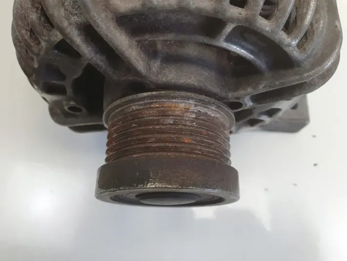 Volvo S60 I V70 II 2.4 D5 ALTERNATOR 30667787