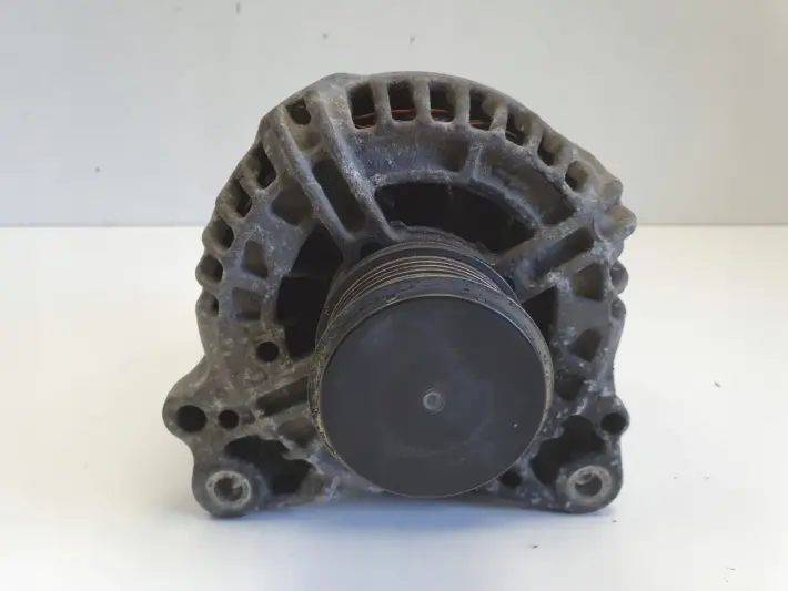 VW Transporter T5 1.9 TDI ALTERNATOR bosch 038903024F