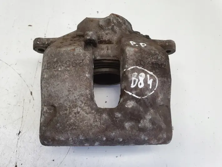 Mercedes W204 PRZEDNI ZACISK HAMULCOWY prawy przód PASAŻERA 295x28