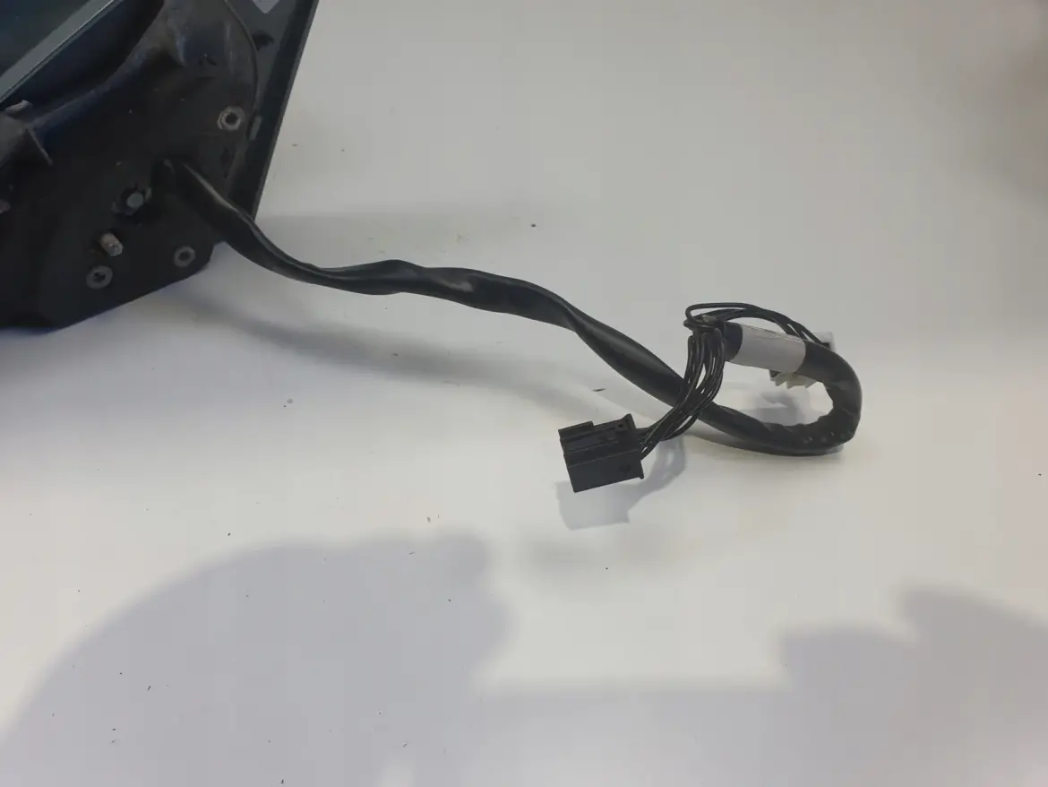 Mercedes CLS W219 04-10r LUSTERKO PRAWE PASAŻERA 9+4 13 podświetlany spód