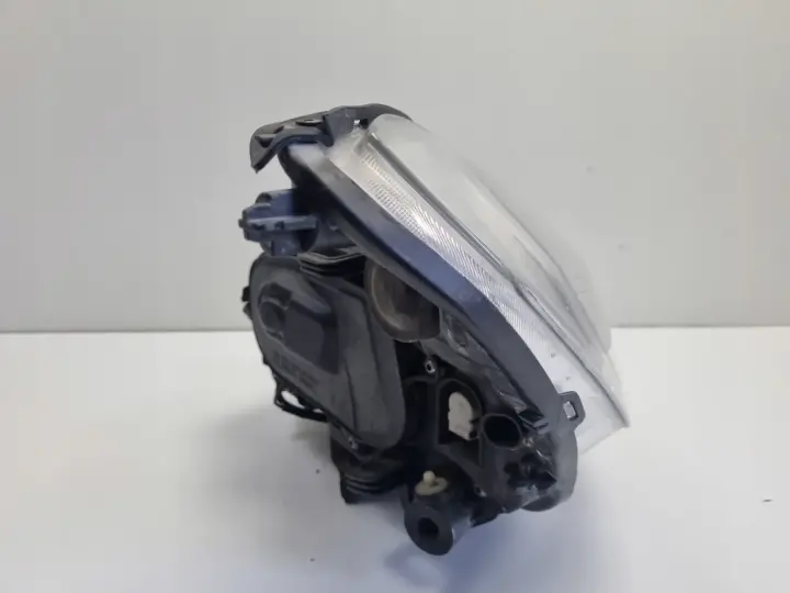 Volvo V60 S60 II PRZEDNIA LAMPA PRAWA prawy przód XENON 31299991