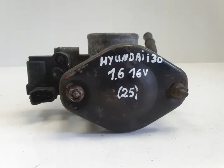 Hyundai i30 1.6 16V PRZEPUSTNICA 35100-2B020