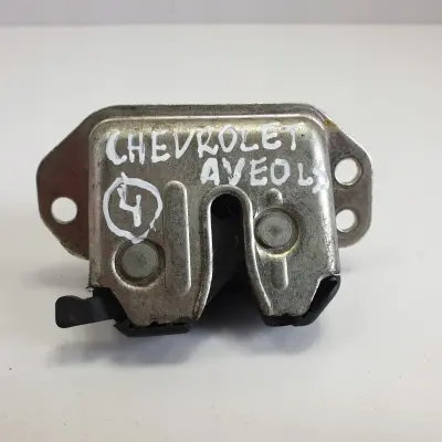 Chevrolet Aveo T250 ZAMEK TYLNEJ KLAPY BAGAŻNIKA