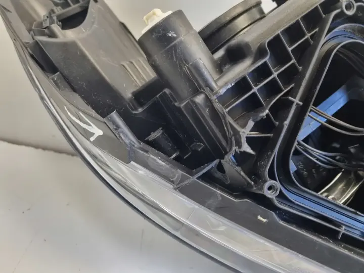 Renault Kadjar PRZEDNIA LAMPA LEWA lewy przód LED EUROPA 260600479R