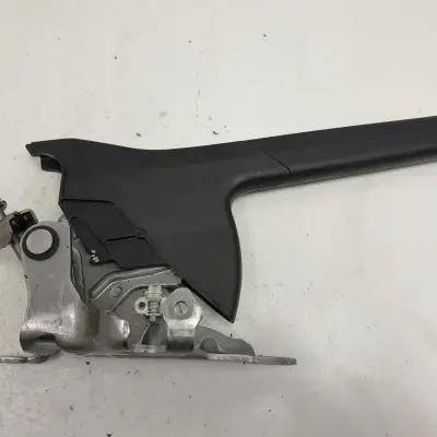 Opel Corsa F DŹWIGNIA HAMULCA RĘCZNEGO 9824553280