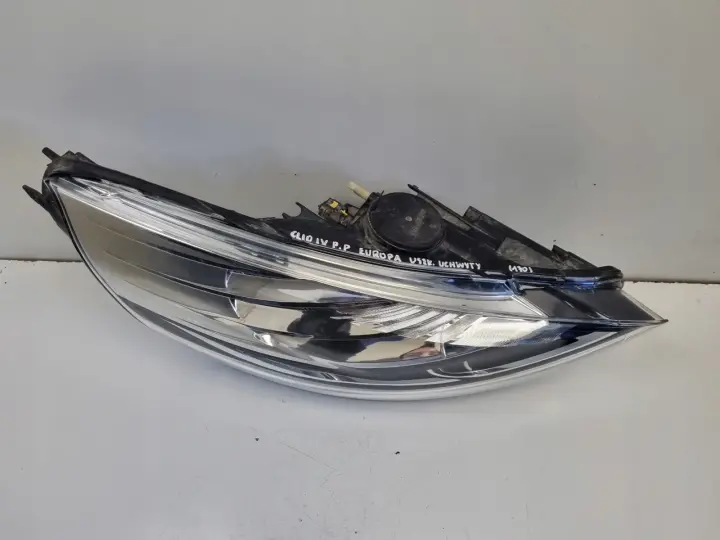 Renault Clio IV 12-16r PRZEDNIA LAMPA PRAWA PRAWY PRZÓD 260102796R