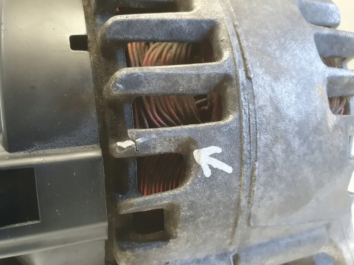 VW Passat B6 1.9 TDI ALTERNATOR Valeo 03L903023E 180A