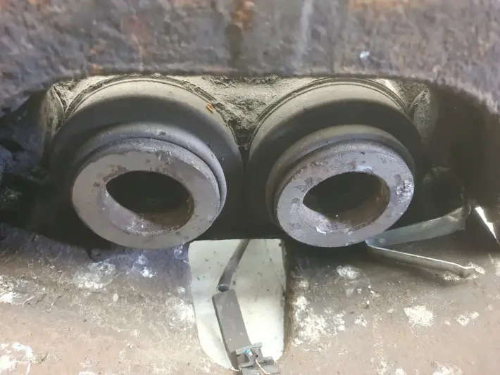 BMW E60 PRZEDNI ZACISK HAMULCOWY prawy przód PASAŻERA 943 42/36