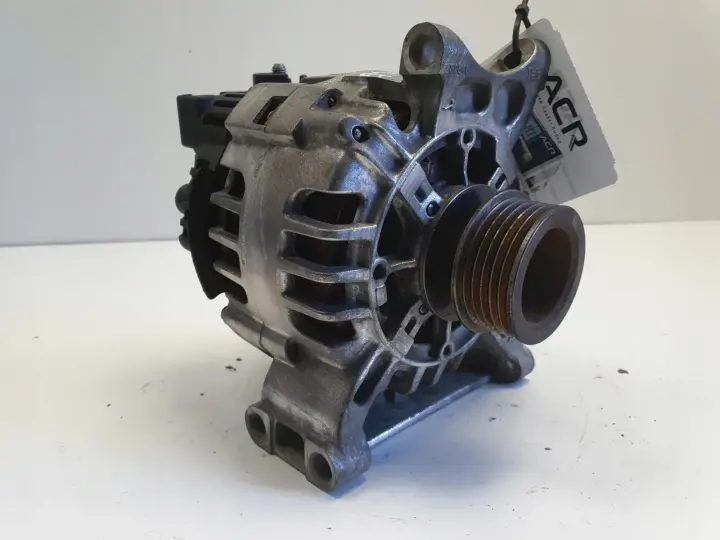 Mercedes W169 1.5 8V ALTERNATOR A2661540802 90A valeo