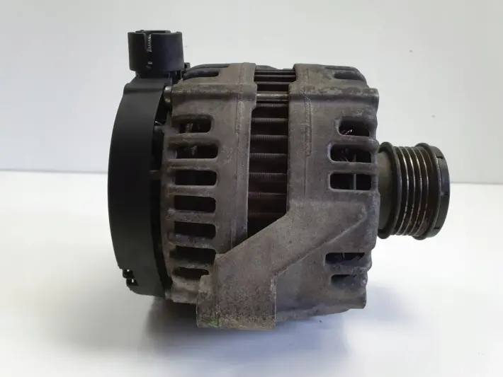 Volvo V70 III XC70 II 2.4 D5 ALTERNATOR 0121615005