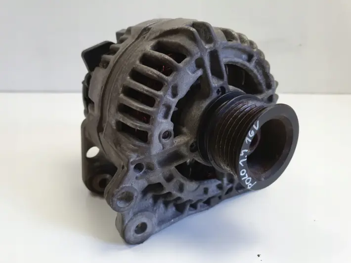 VW Polo IV 1.4 16V ALTERNATOR 90A 037903025M bosch