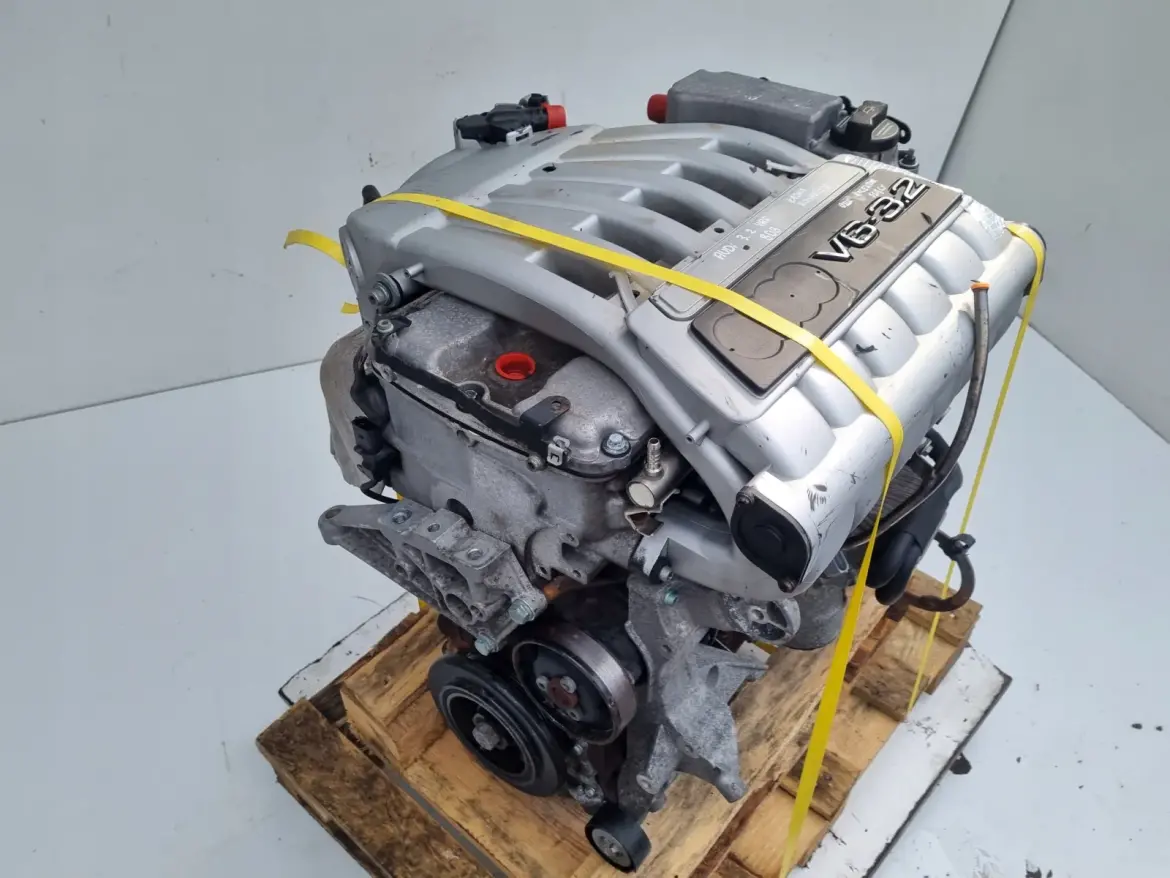 SILNIK KOMPLET Audi A3 II 8P 3.2 V6 250KM ładna kompresja BDB