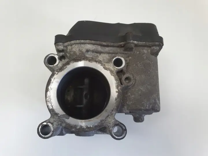 VW Fox 1.2 6V PRZEPUSTNICA 03D133062E