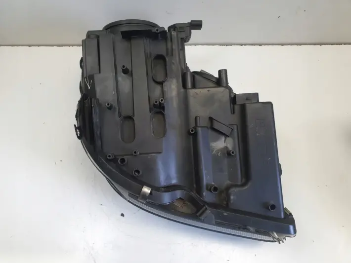 Mercedes CLS W219 C219 PRZEDNIA LAMPA LEWA lewy przód EUROPA
