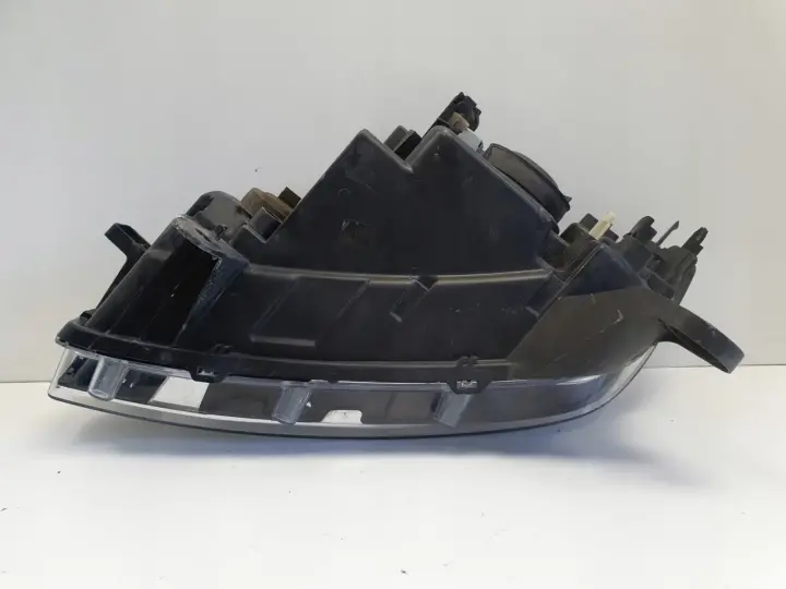 Dacia Logan Sandero II 12-16r PRZEDNIA LAMPA PRAWA prawy przód 260107737R