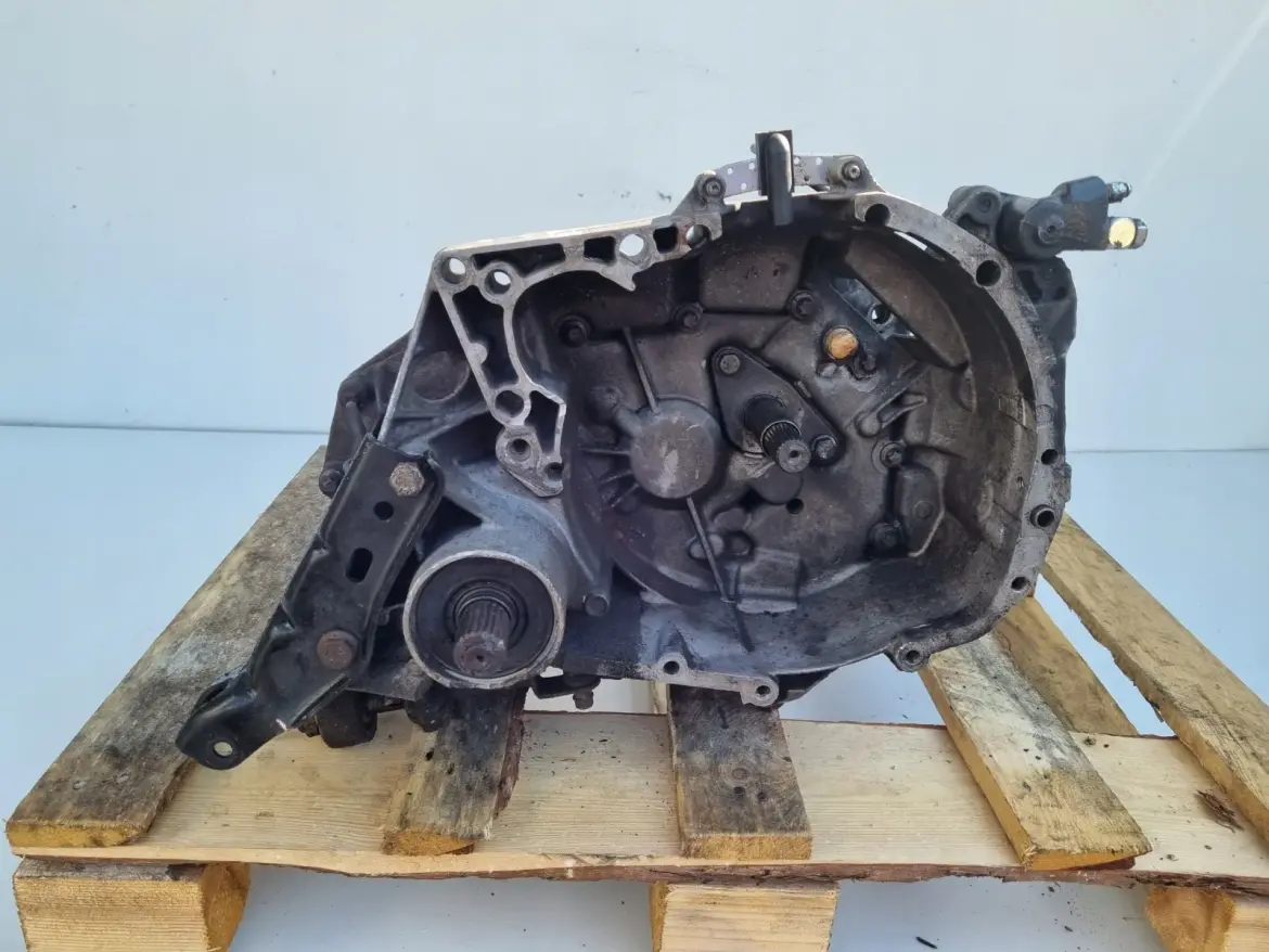 Mitsubishi Carisma 1.9 DID SKRZYNIA BIEGÓW JC5225 manualna MANUAL
