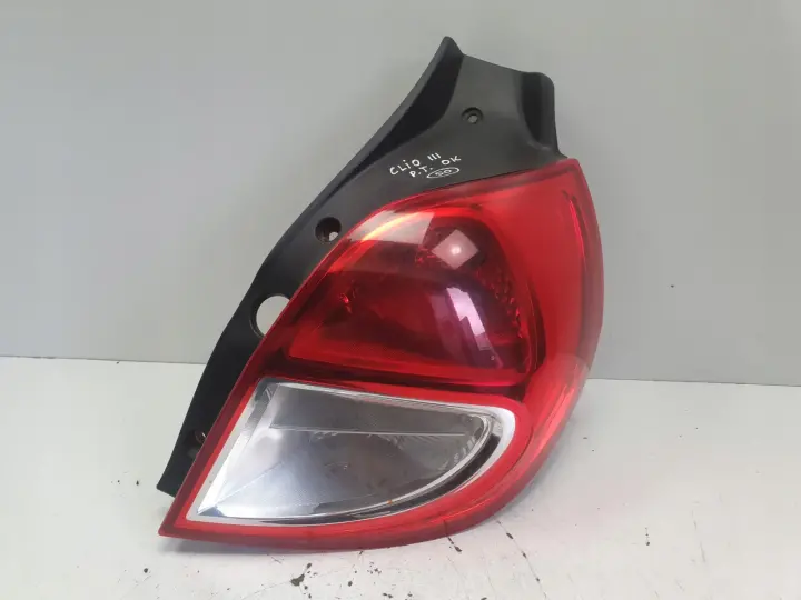 Renault Clio III HB lift TYLNA LAMPA PRAWA prawy tył pasażera 8200886946