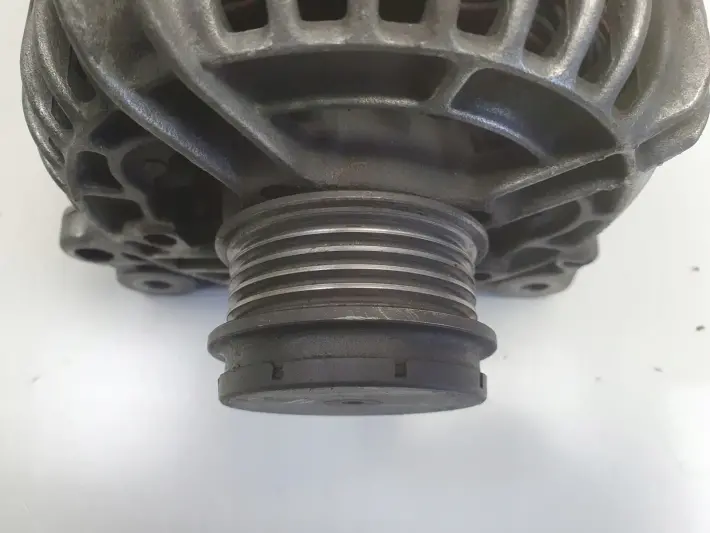 Skoda Superb I 1.9 TDI ALTERNATOR Bosch 028903029B 120A