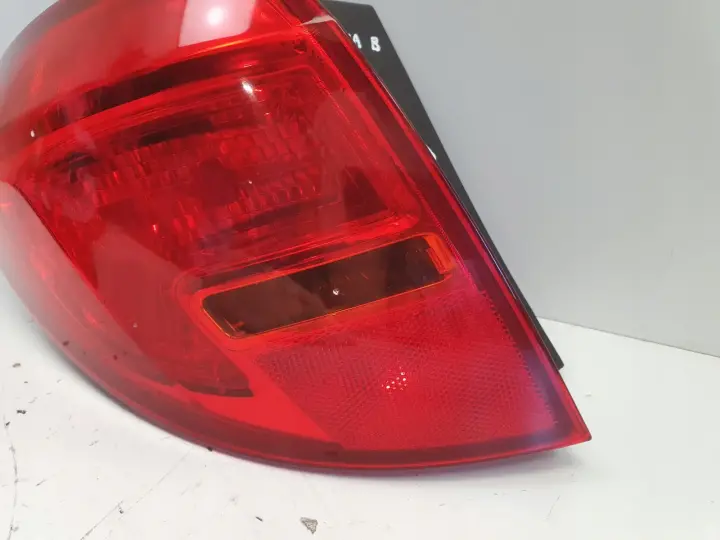 Opel Meriva B 10-17r TYLNA LAMPA LEWA lewy tył 13253627
