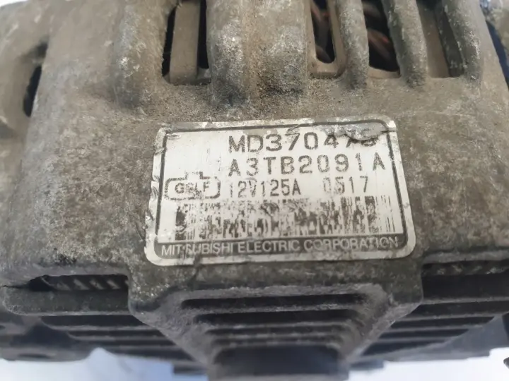 Pajero III 3.5 GDI V6 ALTERNATOR MD370479 oryginał
