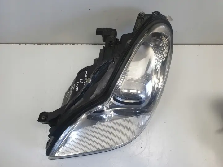Mercedes CLS W219 C219 PRZEDNIA LAMPA LEWA lewy przód EUROPA