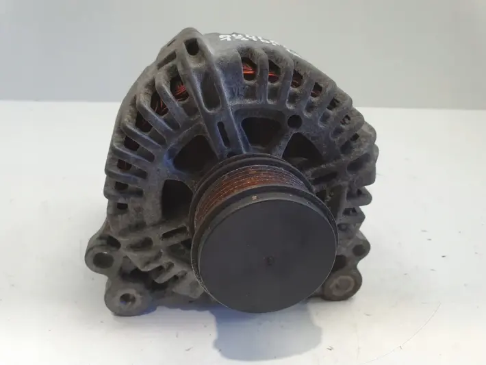 Audi A3 II 8P 1.9 TDI ALTERNATOR 06F903023C valeo