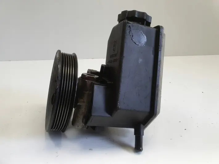 Opel Vectra B 2.0 16V POMPA WSPOMAGANIA 90495960
