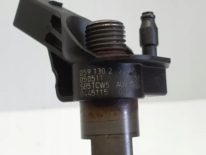 Audi A6 C6 2.7 TDI WTRYSKIWACZ wtrysk 0445115039