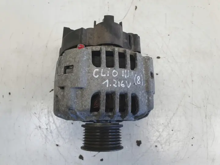 Renault Clio III 1.2 16V ALTERNATOR 8200654541C valeo