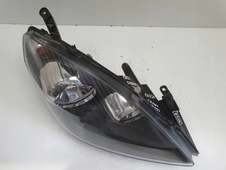Opel Zafira B PRZEDNIA LAMPA PRAWA prawy przód anglik Ciemny klosz